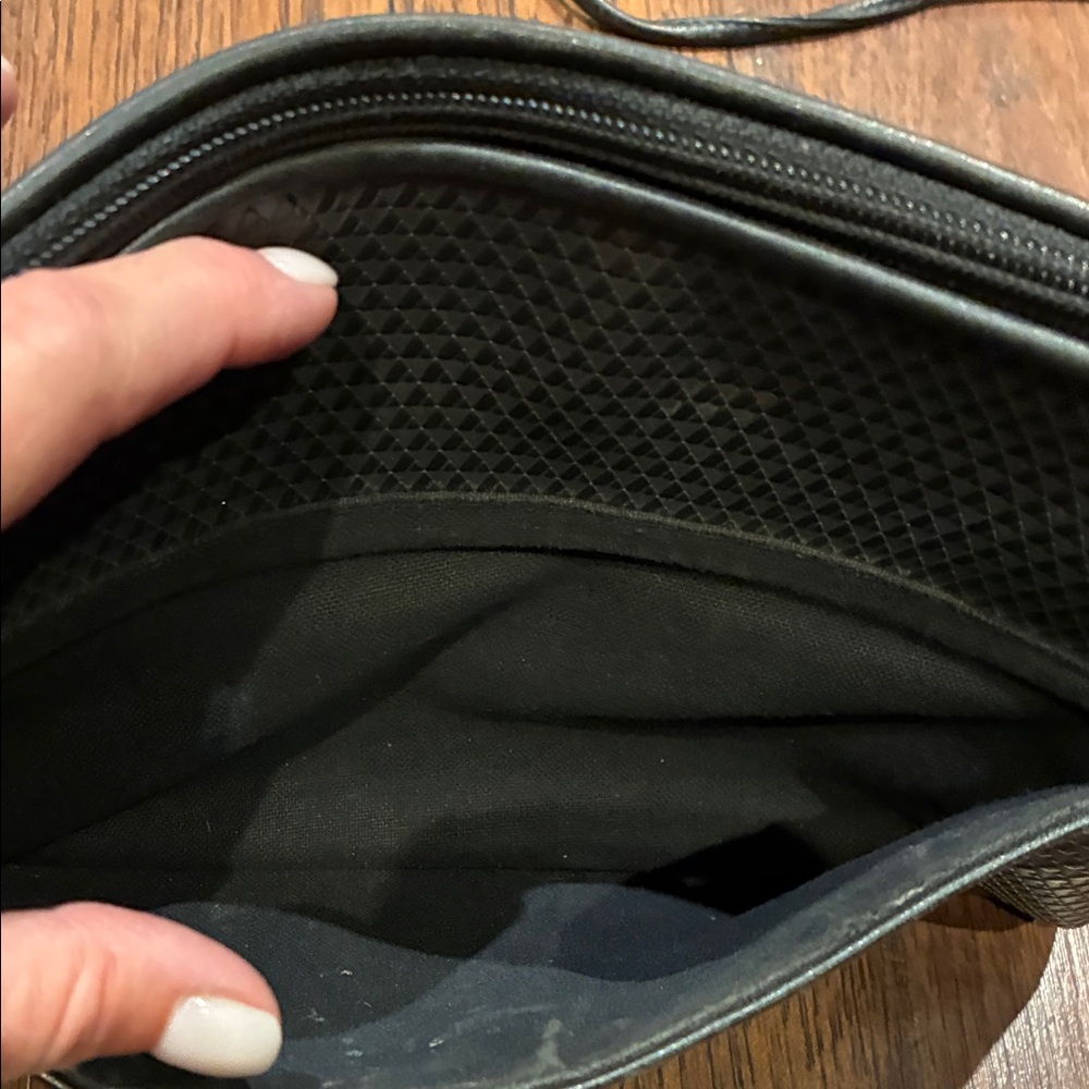 Liz Claiborne Black 1983 Crossbody Bag - Picture 3 of 6